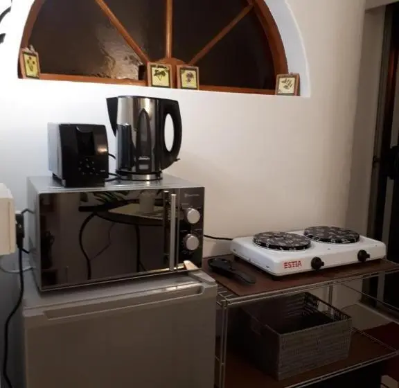 スタンダードインサイドビュールーム, A La Fugue