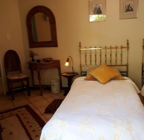 חדר סטנדרט לשלושה עם טרסה, A La Fugue