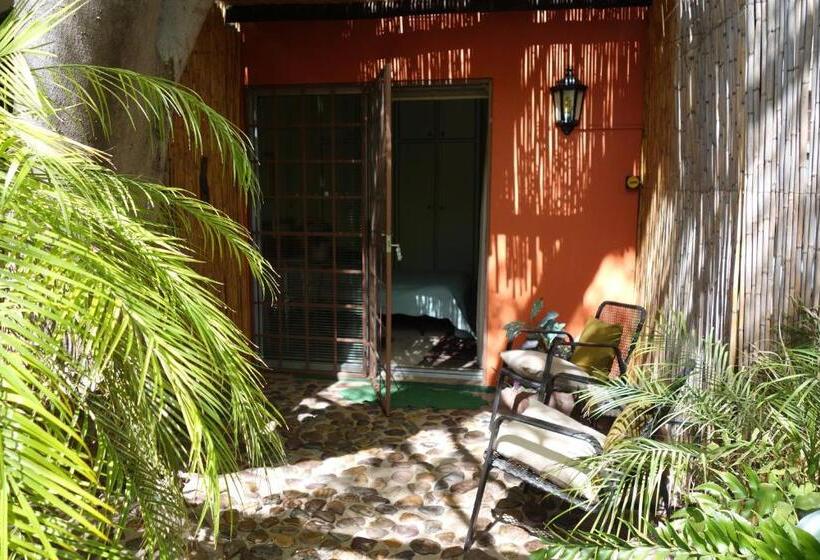 スタンダードインサイドビュールーム, A La Fugue