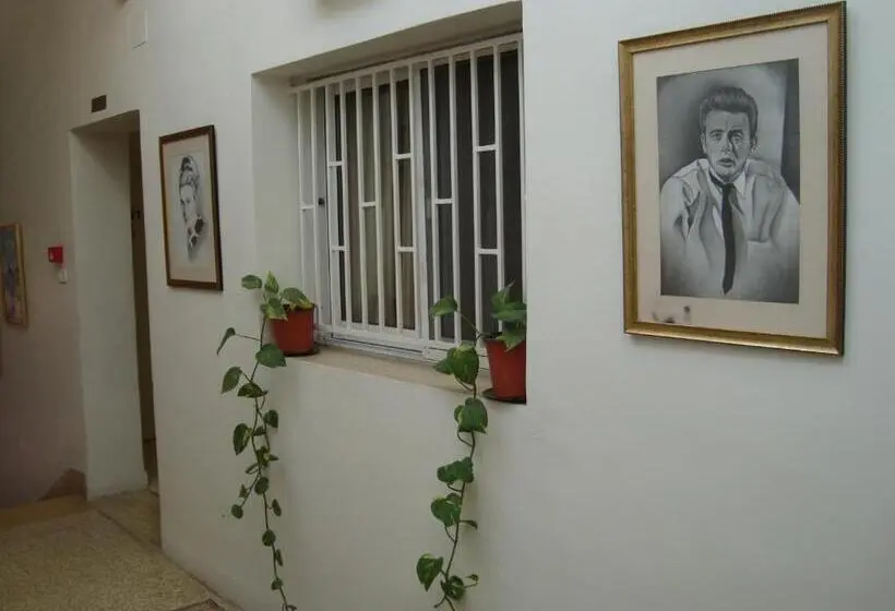 اتاق اکونومی, Gallery