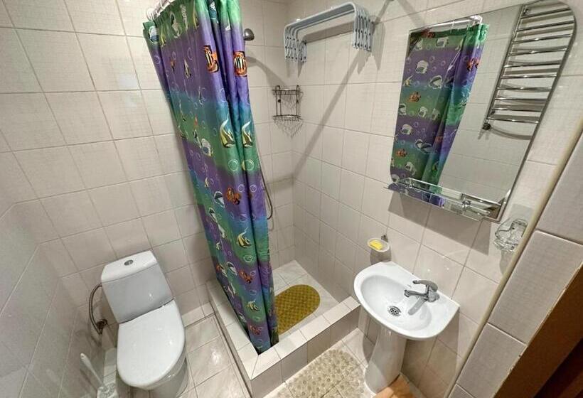 سوییت خانوادگی, Magnolia Truskavets