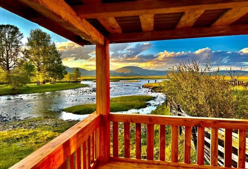 اتاق خانوادگی, Vast Mongolia Tour & Hostel