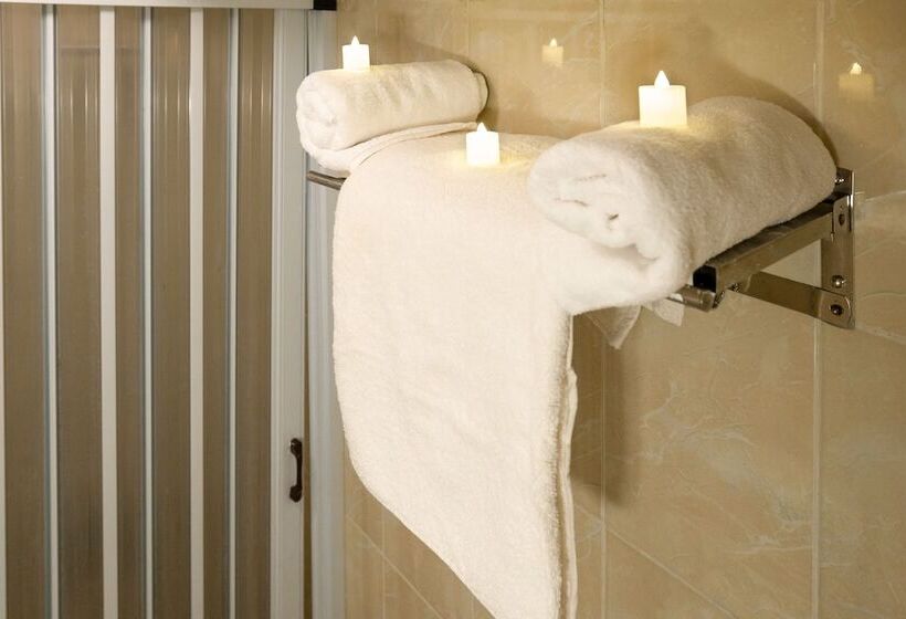 اتاق لوکس سه تخته, New Cairo Heart