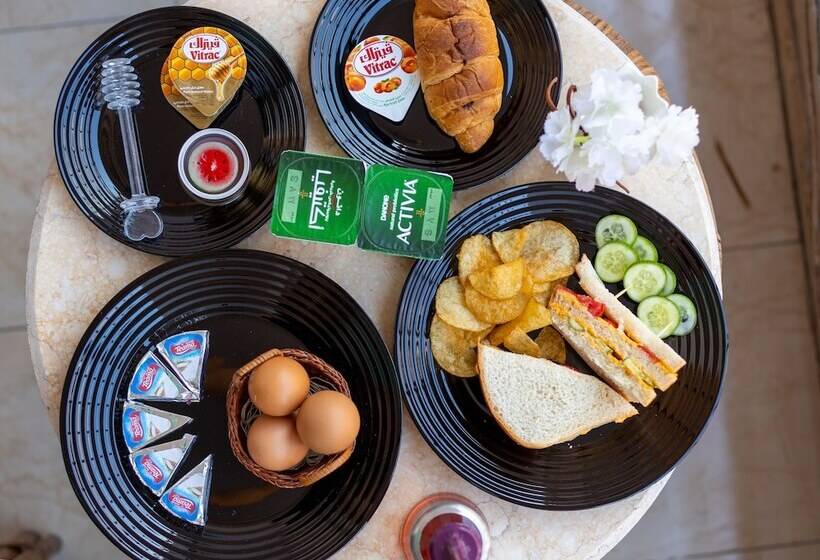 اتاق لوکس سه تخته, New Cairo Heart