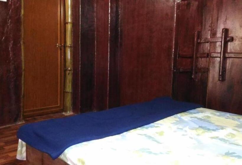 标准间带阳台, Wood House Munnar