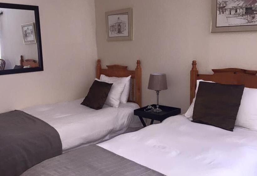 חדר משפחתי, Jungnickel Guesthouse