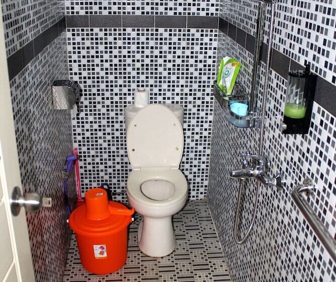 Кровать в Общей Комнате, Radio Backpacker Guesthouse