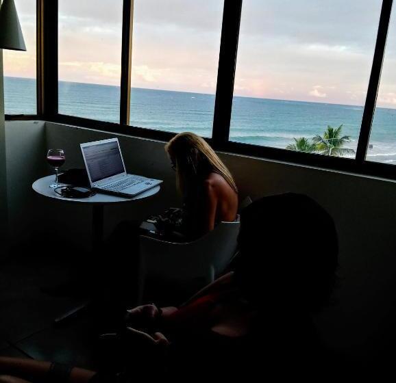 سوییت با چشم‌انداز دریا, Flat Em Hotel De Luxo Beira Mar Da Grife Ritz Suítes Com Vista Ampla Para Todo O Mar Da Cruz Das Alm