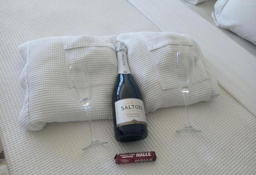 سوییت با چشم‌انداز دریا, Flat Em Hotel De Luxo Beira Mar Da Grife Ritz Suítes Com Vista Ampla Para Todo O Mar Da Cruz Das Alm