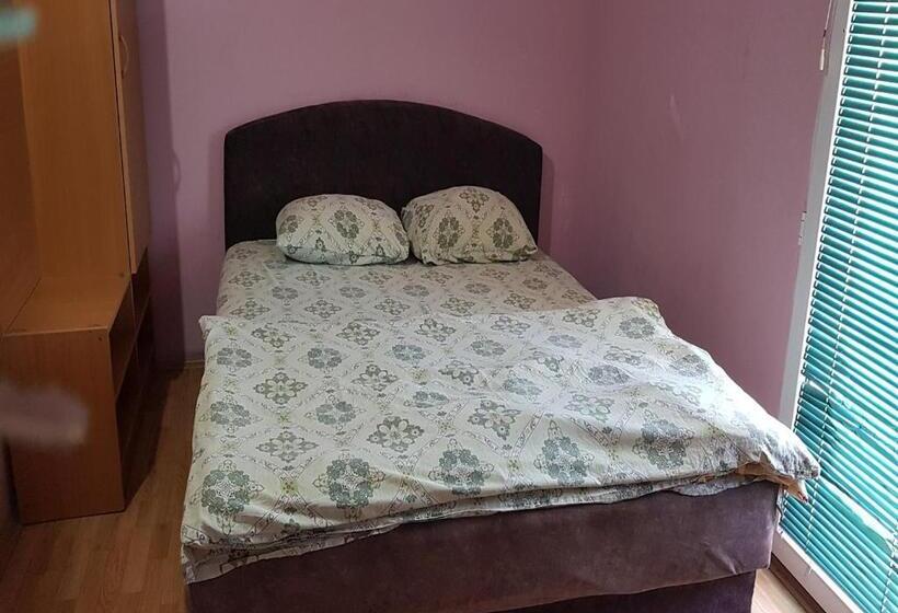 اتاق استاندارد سه نفره, Guesthouse Meče