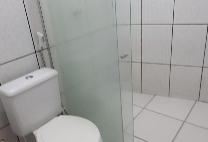 اتاق استاندارد چهار تخته, Pousada Da Orla