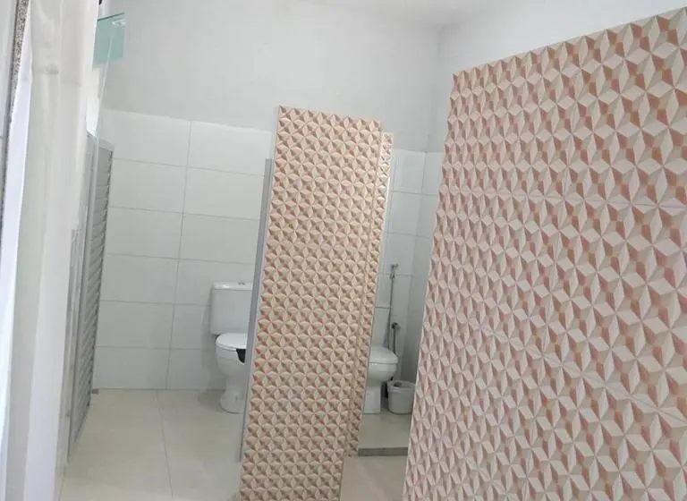 ルームシェアのワンベッド, Sefiroh Hostel