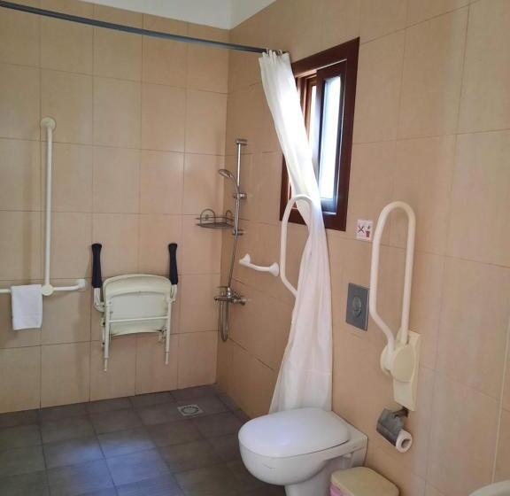 Апартаменты 2 Спальни, C & A Hotel Apartments