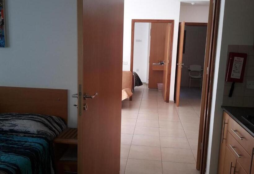 شقة غرفتين, C & A Hotel Apartments