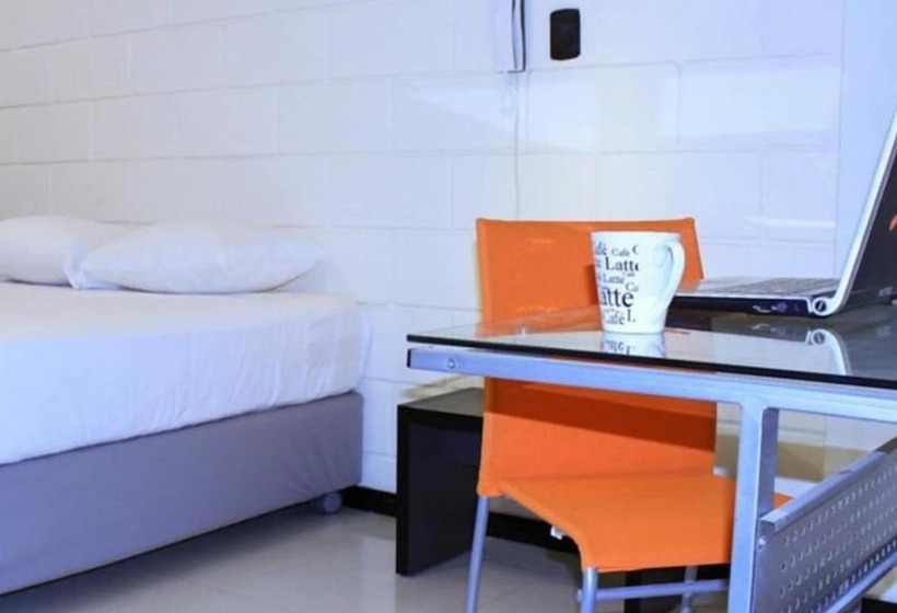 اتاق استاندارد یک نفره, Ivankaa Hostel