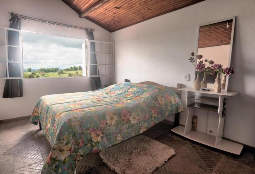 스탠다드 룸 산 전망, Pousada Calu