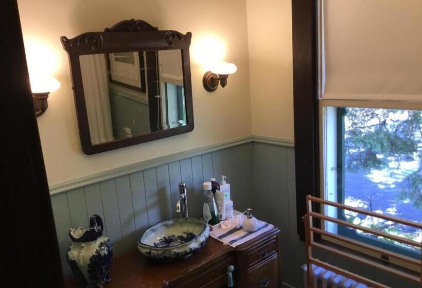Номер Стандарт, Auberge Taylor Manor