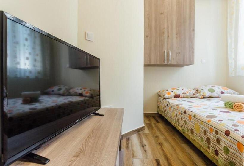 اتاق عادی, Apartments Anastasija