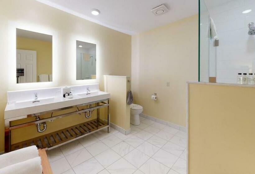 キングサイズベッドのスイートルーム, The Hotel Maria