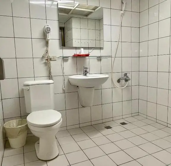 اتاق اکونومی, 溫情自助旅店