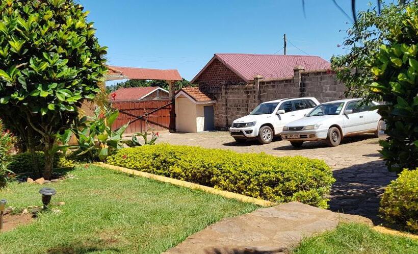 استودیوی لوکس, Keelan Ace Villas