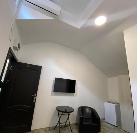 Номер Стандарт, Hanu Satului