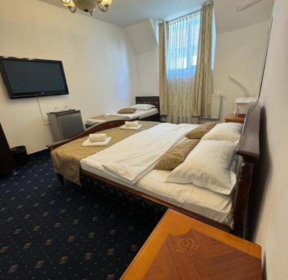 Семейный Номер, Hanu Satului