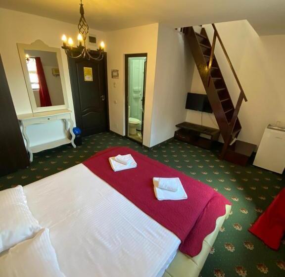 Family Suite, Hanu Satului