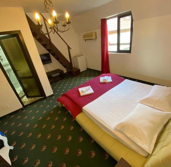 Family Suite, Hanu Satului