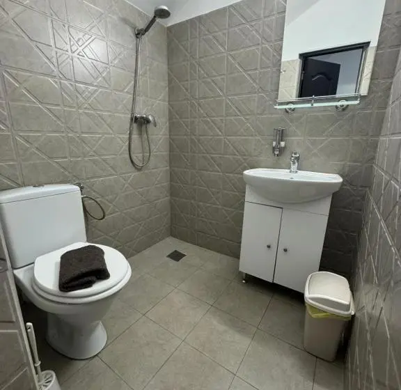 Standart Oda, Hanu Satului