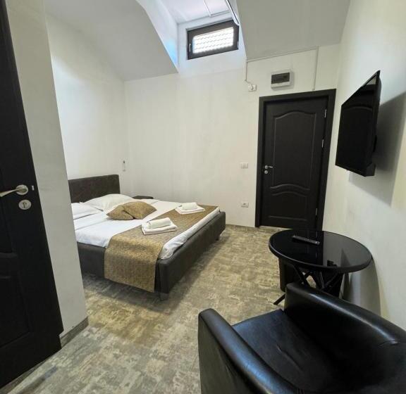 Номер Стандарт, Hanu Satului