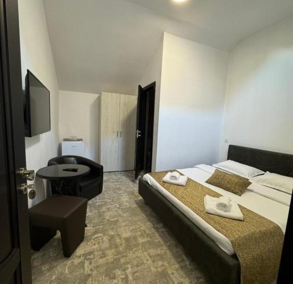 Номер Стандарт, Hanu Satului