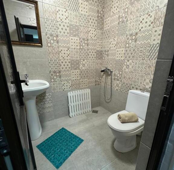 Family Suite, Hanu Satului