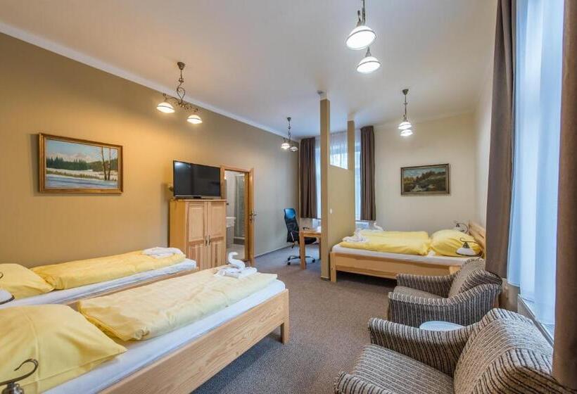 Családi Suite, Penzion Vila Machů