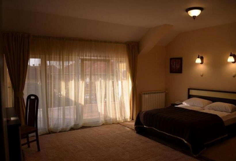 سوییت خانوادگی, Vila Gardenia