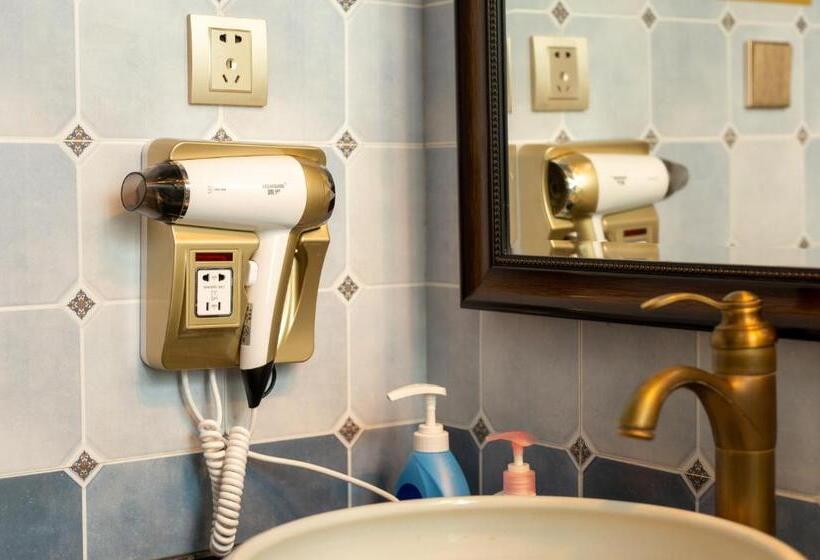 اتاق خانوادگی با چشم‌انداز کوه, 杏竹斋客栈