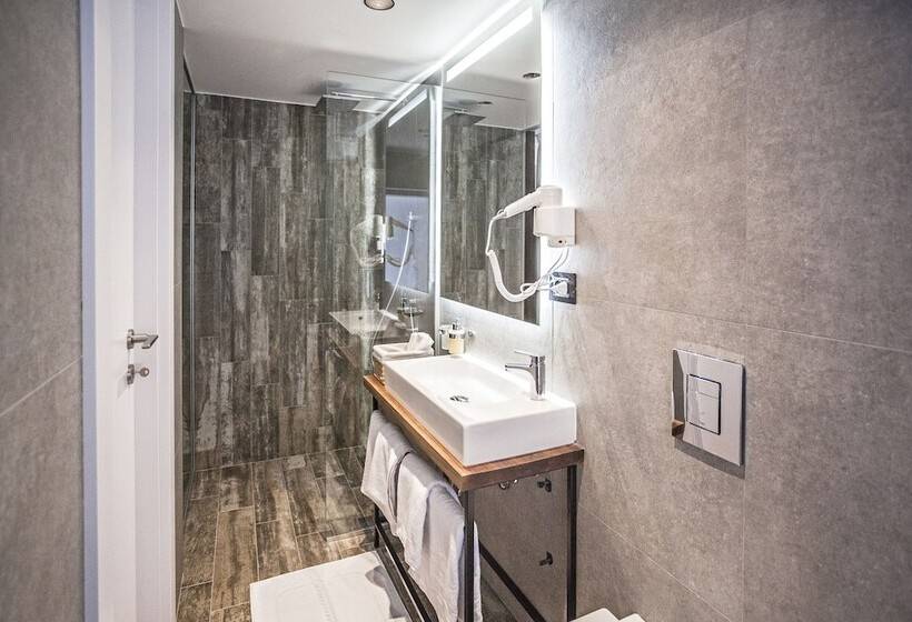 سوییت, Nomad Luxury Suites