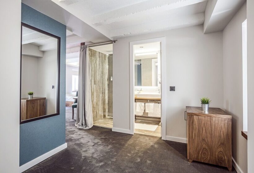 سوییت, Nomad Luxury Suites