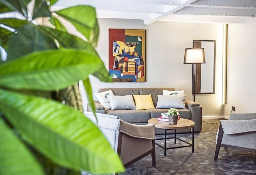 سوییت اجرایی, Nomad Luxury Suites