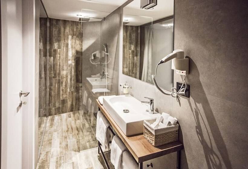 سوییت سوپریور, Nomad Luxury Suites
