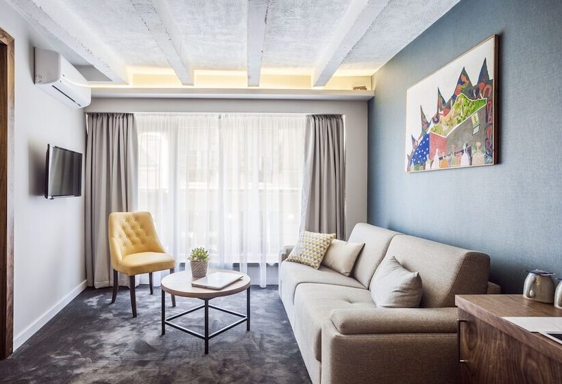سوییت سوپریور, Nomad Luxury Suites