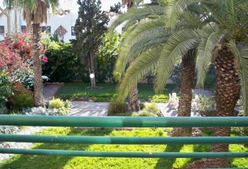 إستوديو قياسى مطلّ علي الحديقة, Residence Tafat