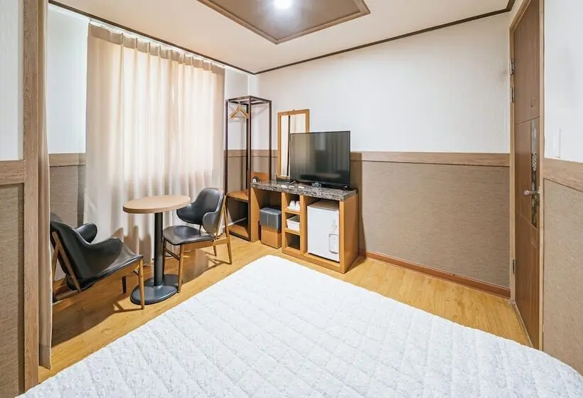 デラックスの4人部屋, B