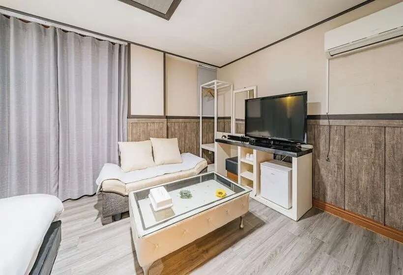 デラックスの4人部屋, B