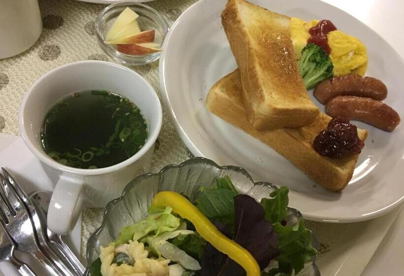غرفة قياسية فردية, Liberty Matsuyama