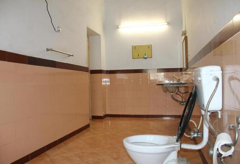 غرفة ديلوكس, Chowdhury's Guest House