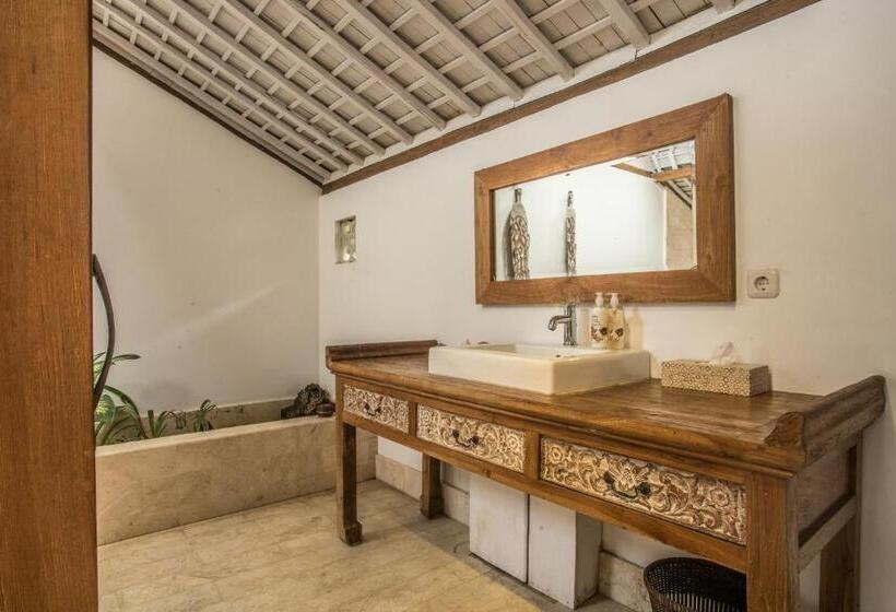 غرفة قياسية, Wayang Retreat