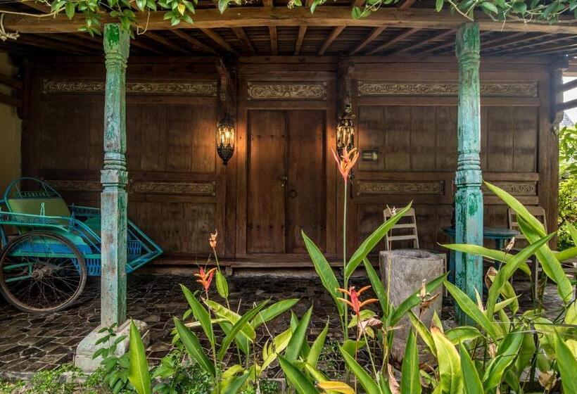 غرفة قياسية, Wayang Retreat