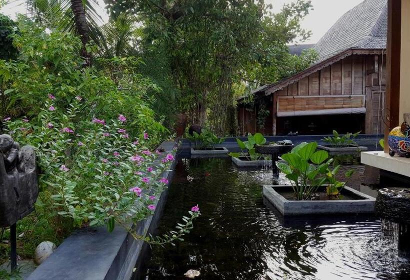 غرفة قياسية مزوَّدة بشُرفة, Wayang Retreat