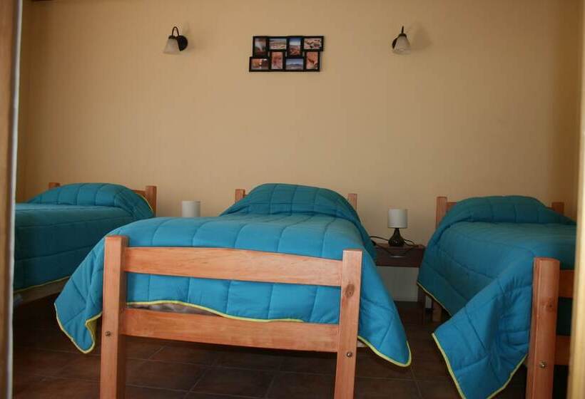 اتاق استاندارد سه نفره, Hostal Km Zero El Huertillo